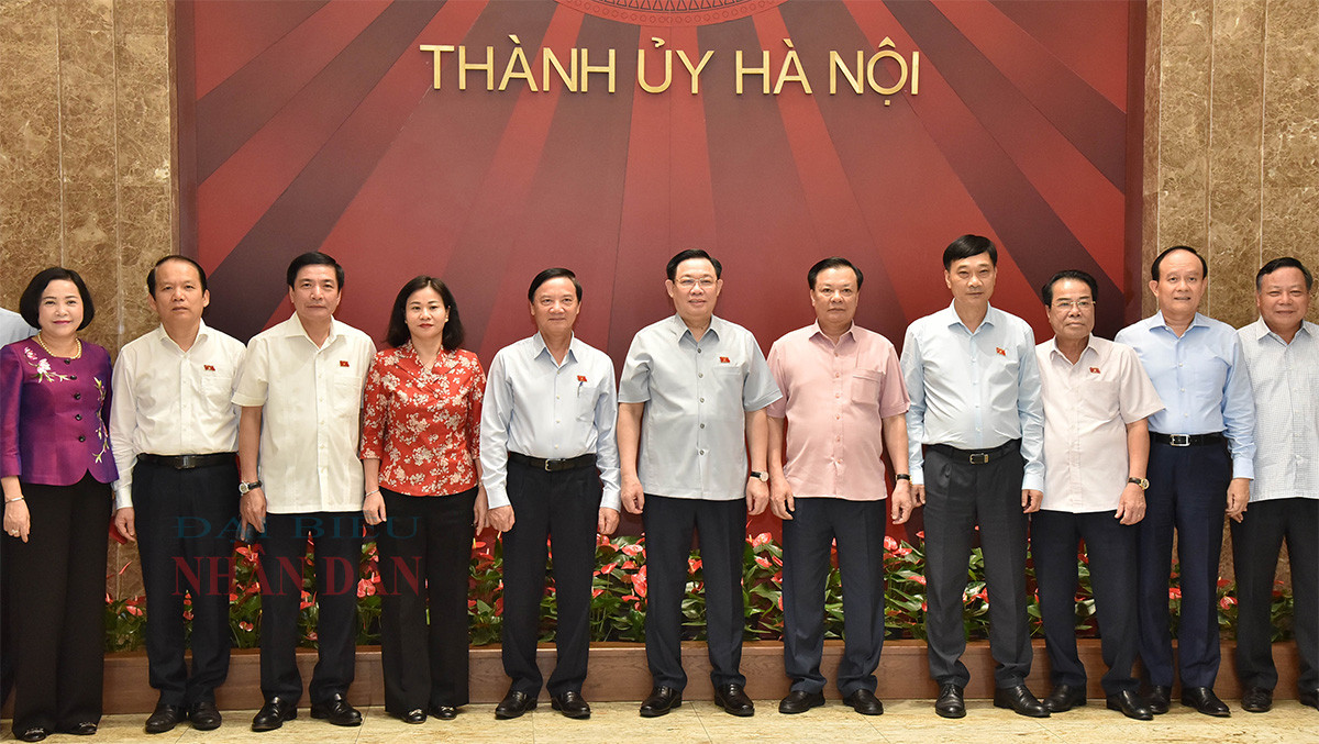 Chủ tịch Quốc hội Vương Đình Huệ chủ trì làm việc với Ban Thường vụ Thành ủy Hà Nội -0