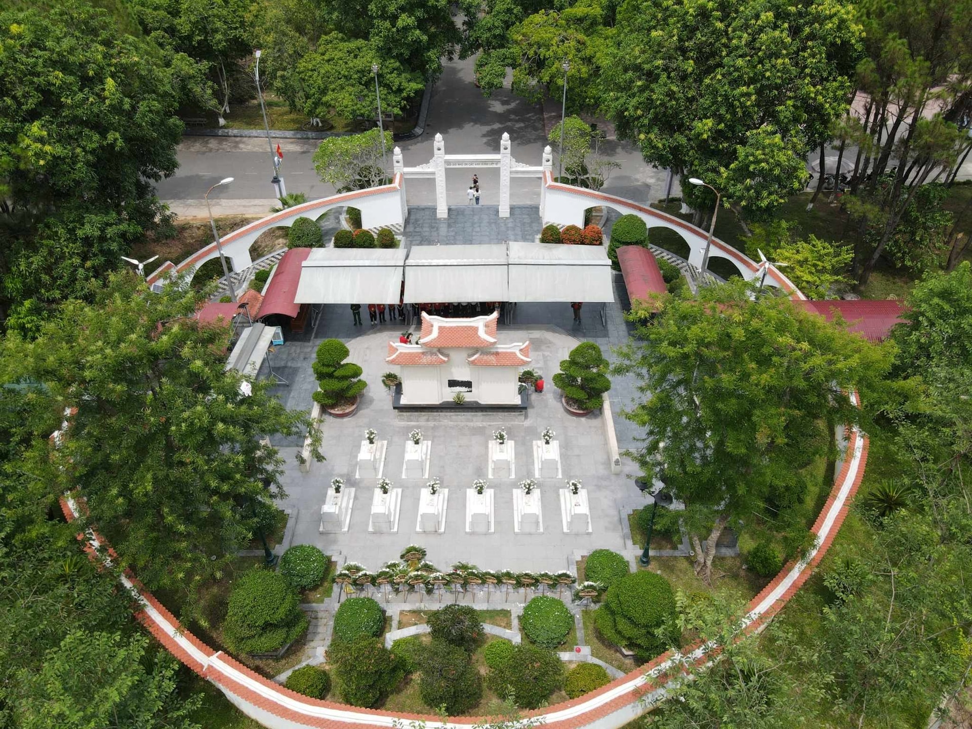 nguoi_truyen_tai_nhung_trang_su_hao_hung_den_du_khach_5.jpg