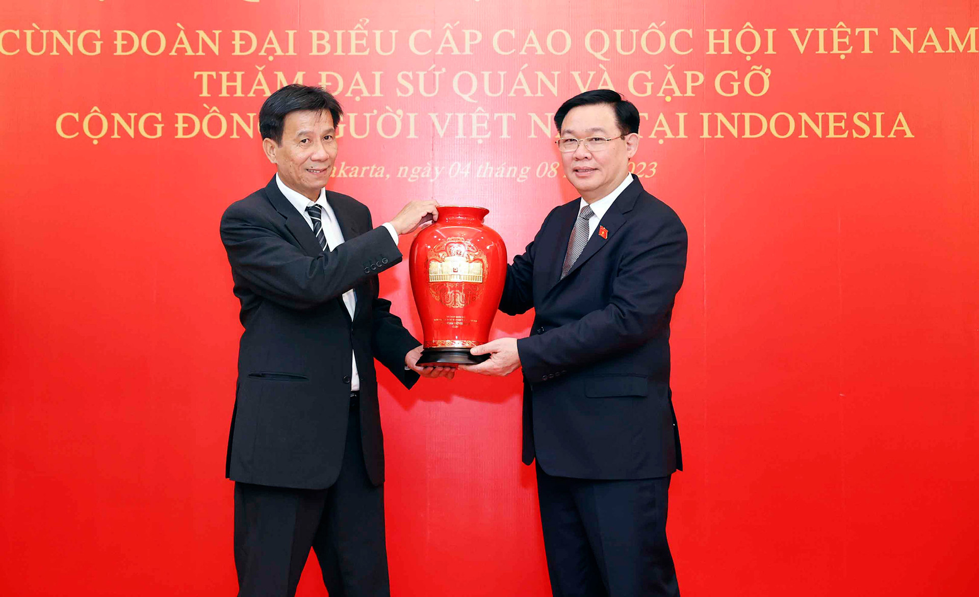Chủ tịch Quốc hội Vương Đình Huệ: Phát huy vai trò cầu nối, đóng góp thiết thực cho quan hệ Việt Nam - Indonesia -4