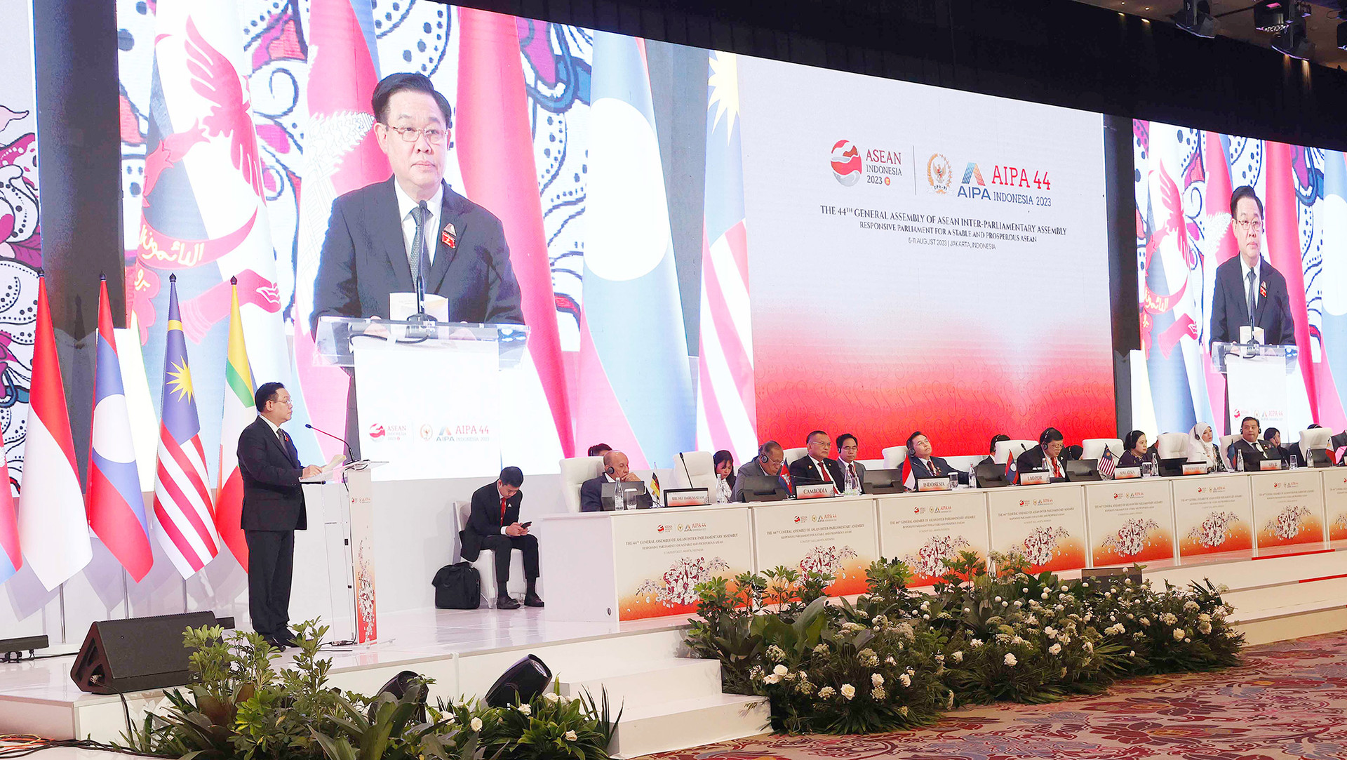 Chủ tịch Quốc hội Vương Đình Huệ: Qua “bão giông” càng sáng lên một ASEAN tự cường, chủ động thích ứng, đoàn kết, thống nhất -1