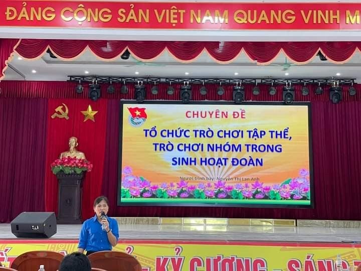 co-tong-lan-anh-tham-gia-tap-huan-cho-bi-thu-doan-cac-xa-thi-tran.jpg