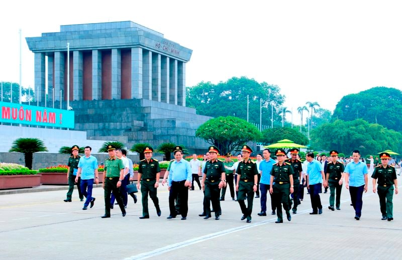 thu-tuong-pham-minh-chinh-kiem-tra-cong-tac-tu-bo-dinh-ky-cong-trinh-lang-chu-tich-ho-chi-minh..jpg