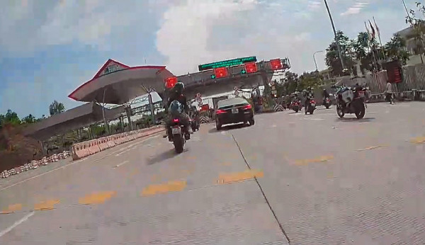 Đã bắt được 14 mô tô nghênh ngang đi vào cao tốc Bắc Giang - Lạng Sơn -0