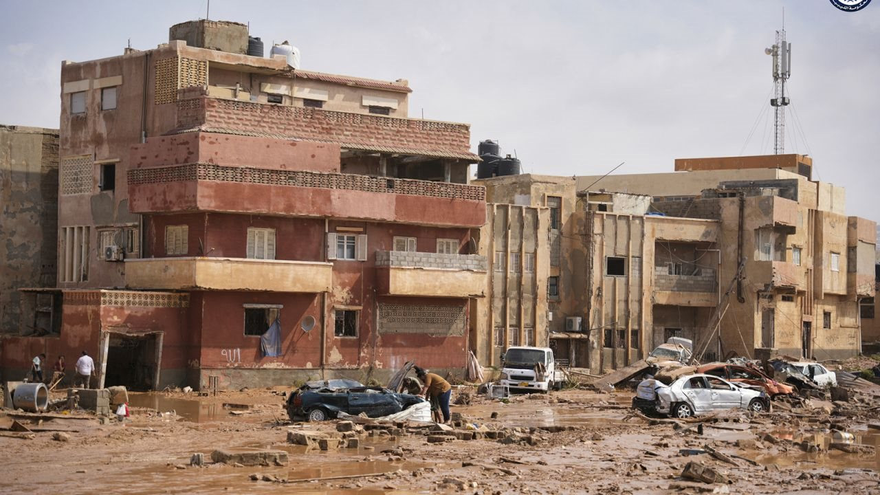 230912083629-libya-flooding-rubble-0911.jpg