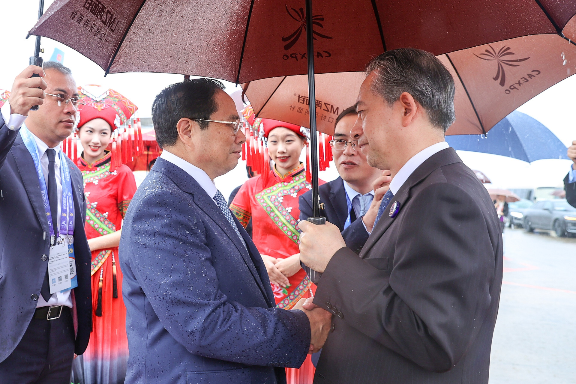Chùm ảnh: Thủ tướng Phạm Minh Chính bắt đầu chuyến công tác tại Trung Quốc - Ảnh 2.