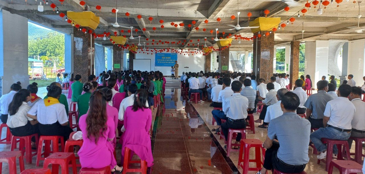 Tuyên truyền về an toàn giao thông cho gần 500 đồng bào Công giáo Quảng Bình
