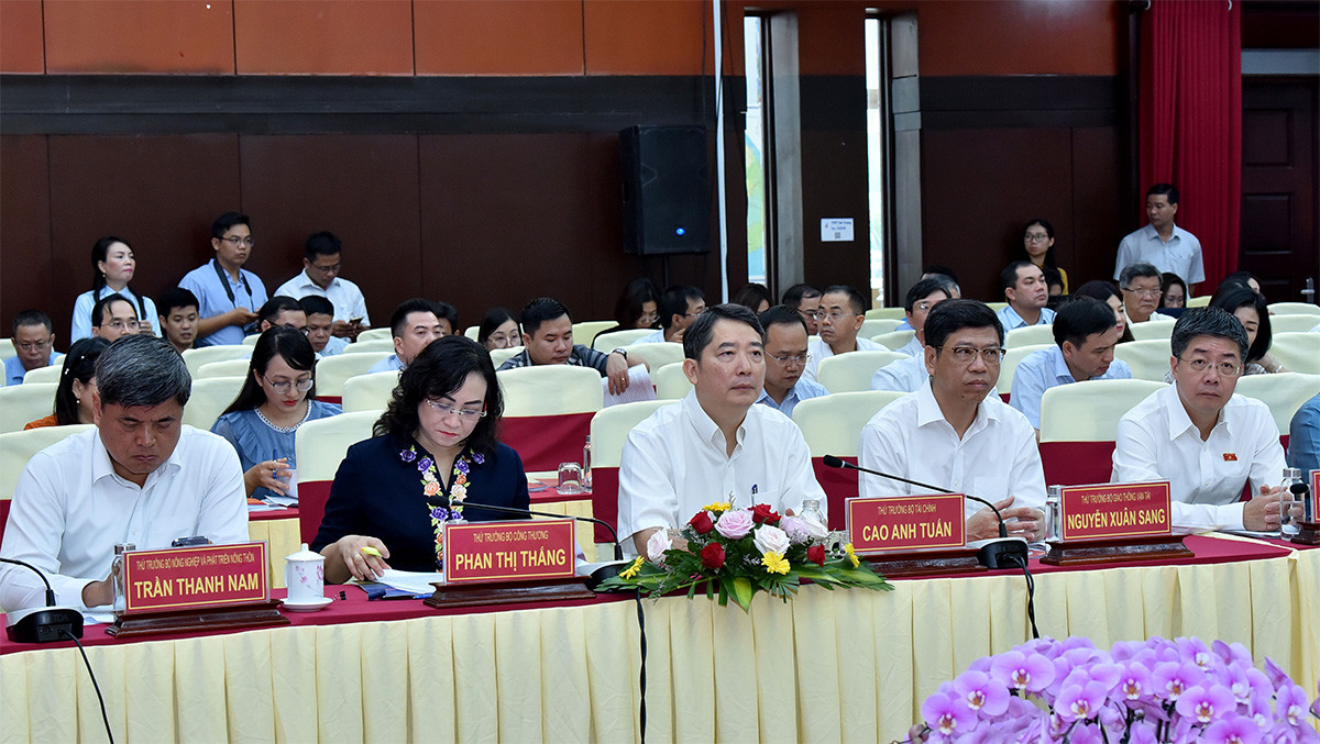 Chủ tịch Quốc hội Vương Đình Huệ dự Hội nghị công bố Quy hoạch tỉnh Sóc Trăng thời kỳ 2021 - 2030, tầm nhìn đến năm 2050