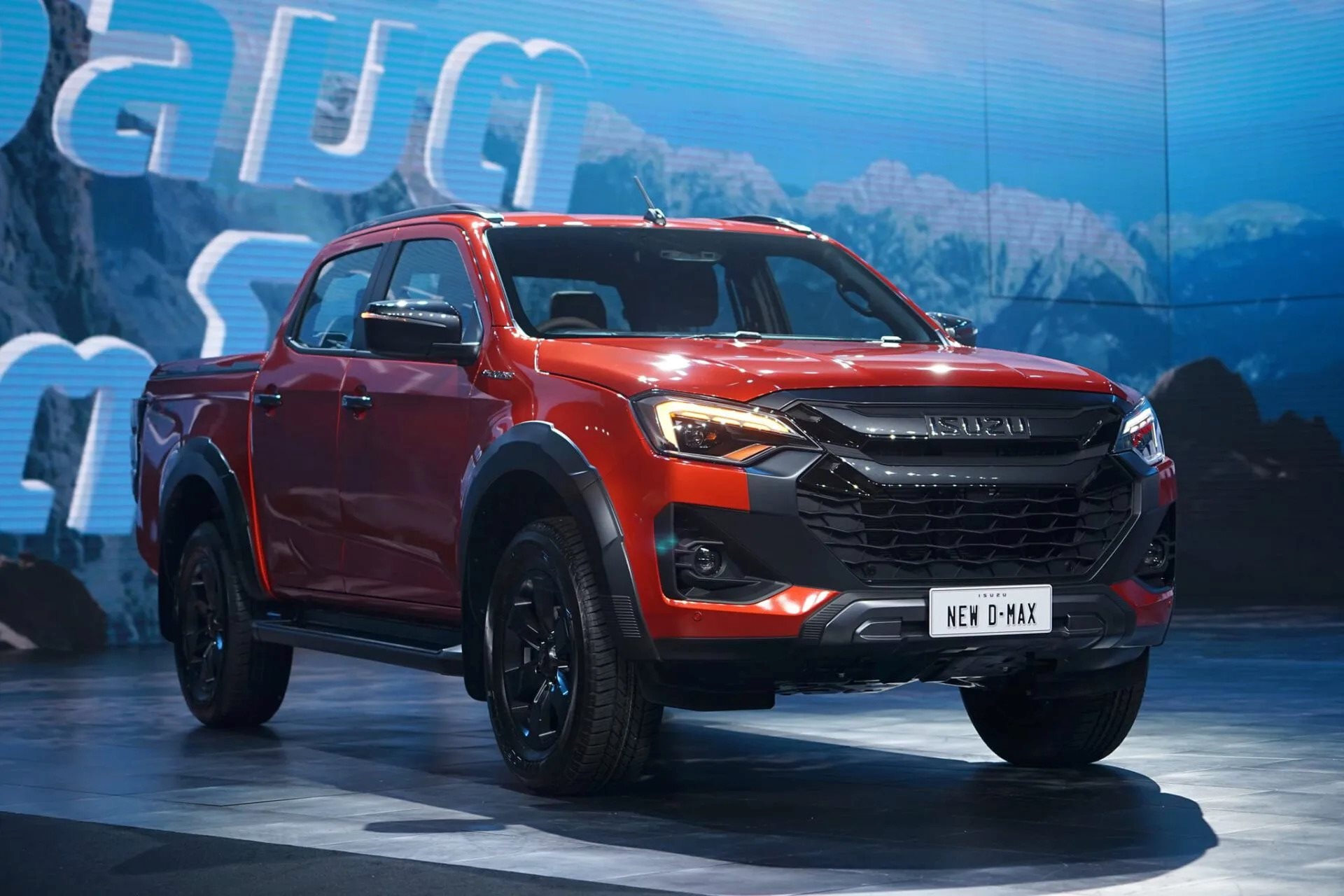 Coppia Spazzole Tergicristallo In Gomma Per Isuzu D-Max (dal 2002) – 9 Adattatori Inclusi