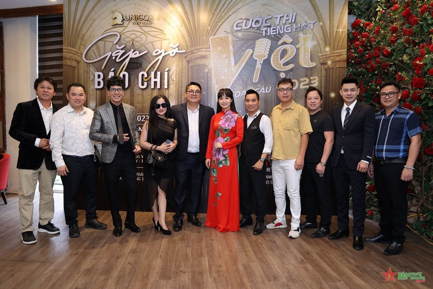 Ban tổ chức và giám khảo cuộc thi Tiếng hát Việt toàn cầu