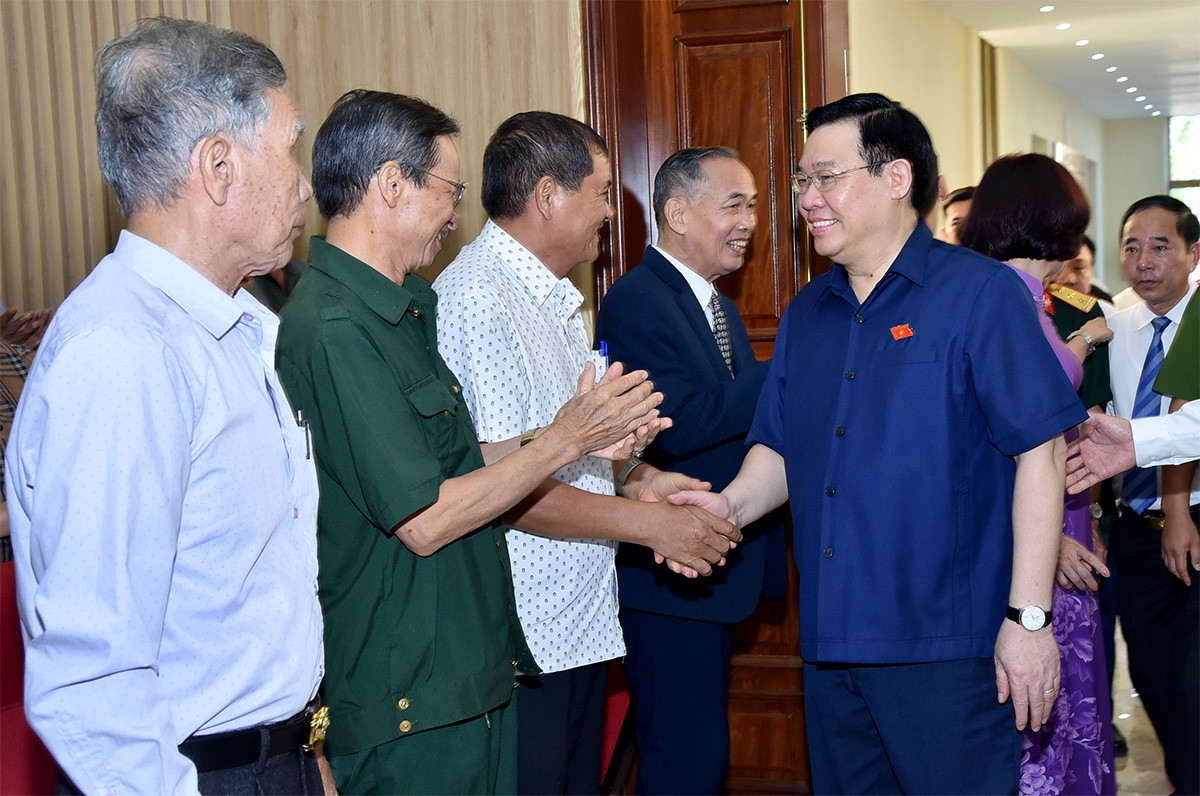 Chủ tịch Quốc hội Vương Đình Huệ tiếp xúc cử tri quận Đồ Sơn, thành phố Hải Phòng -0