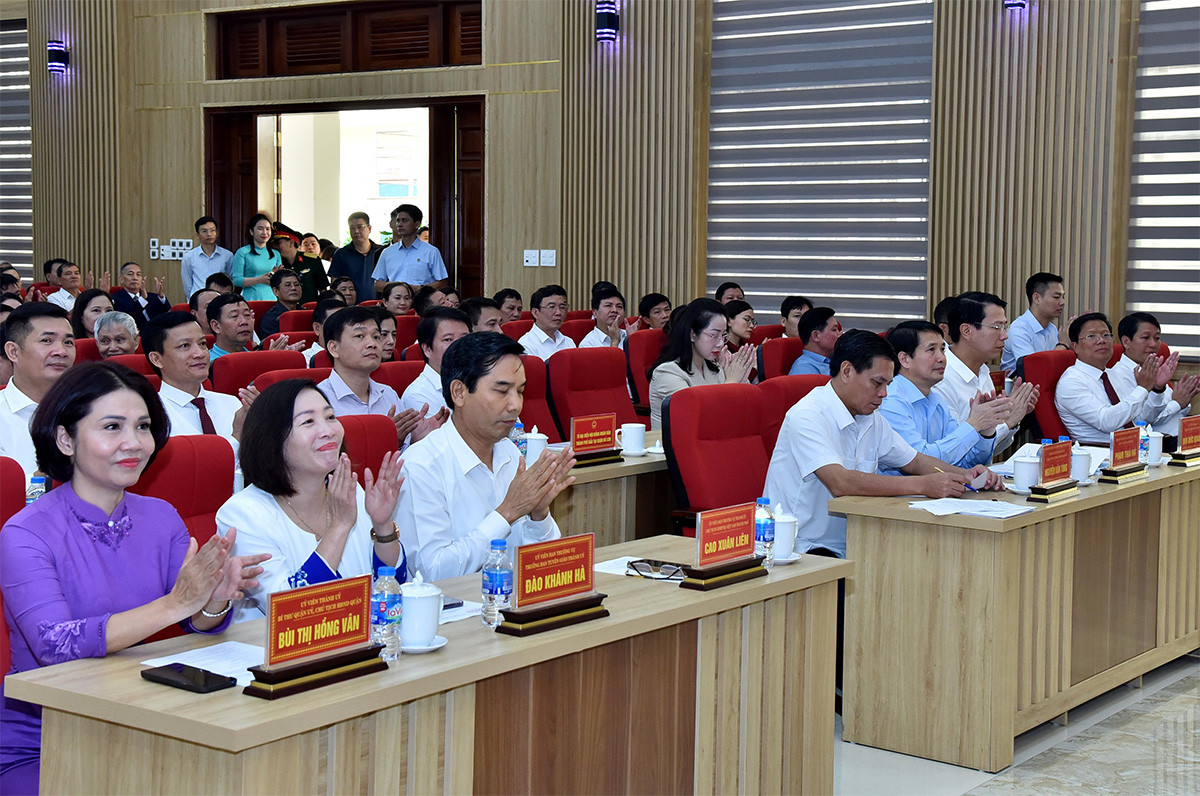 Chủ tịch Quốc hội Vương Đình Huệ tiếp xúc cử tri quận Đồ Sơn, thành phố Hải Phòng -4