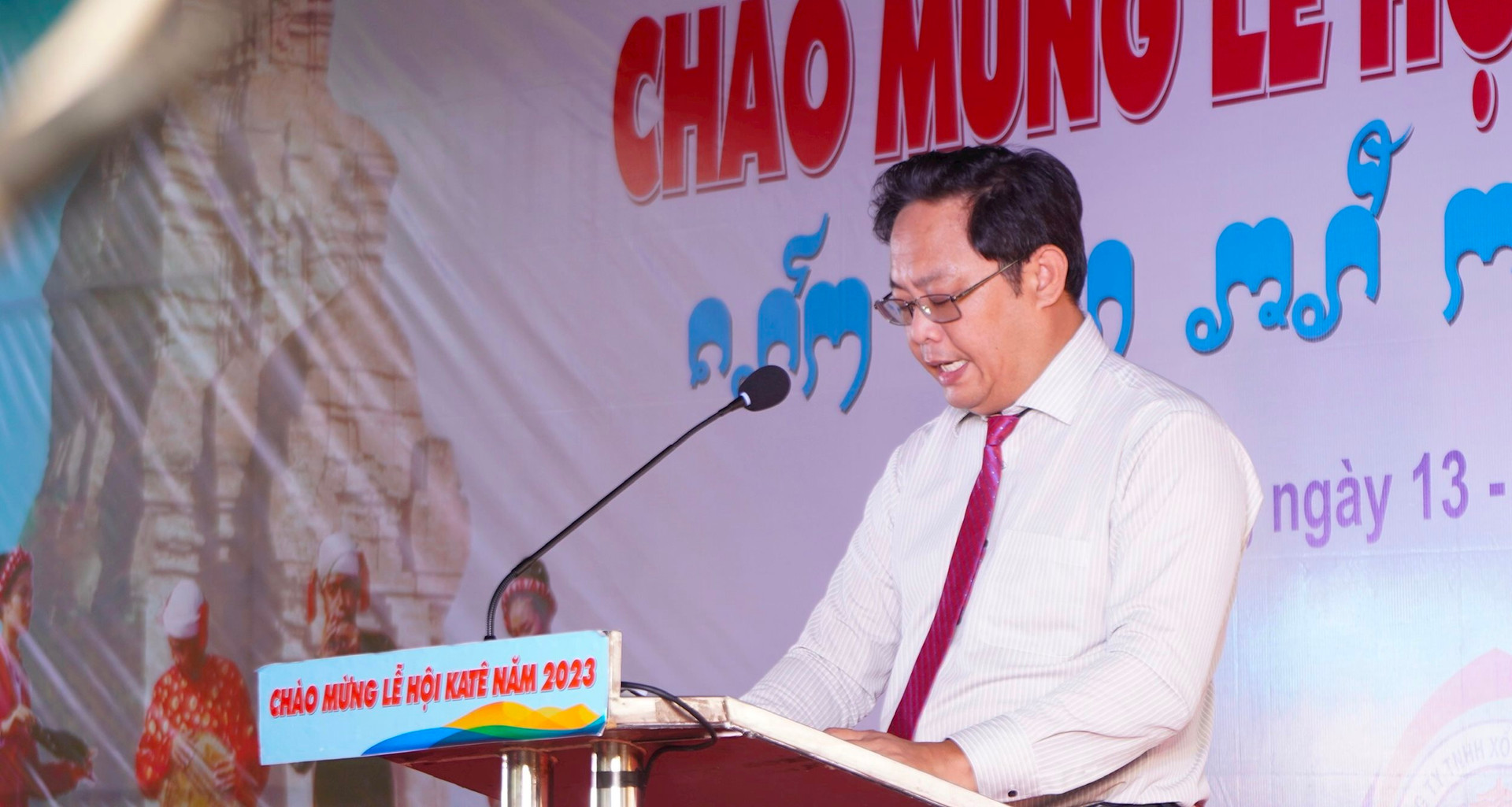 Ông Võ Thành Huy – Phó Giám đốc Sở Văn hóa, Thể thao và Du lịch phát biểu khai mạc