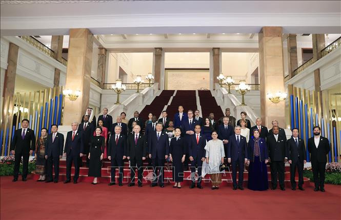 Chủ tịch nước Võ Văn Thưởng dự chiêu đãi chào mừng Diễn đàn Cấp cao Hợp tác quốc tế 'Vành đai và Con đường' - Ảnh 4.