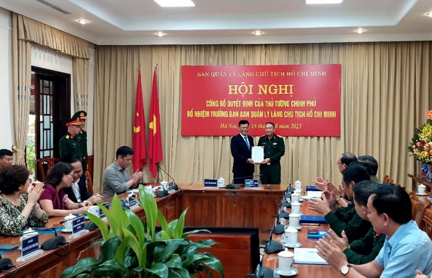 Trao Quyết định của Thủ tướng bổ nhiệm Trưởng Ban Quản lý Lăng Chủ tịch Hồ Chí Minh - Ảnh 1.