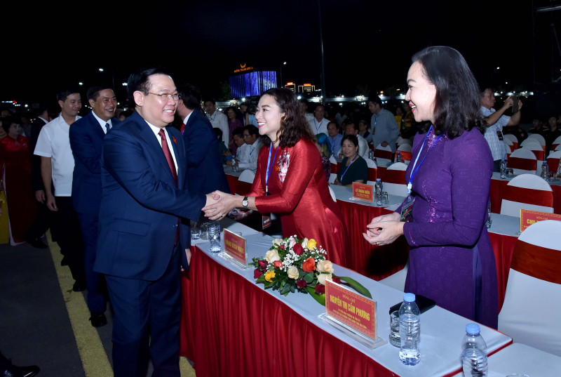 Chủ tịch Quốc hội Vương Đình Huệ dự khai mạc Lễ hội Cà phê tỉnh Sơn La năm 2023 -0