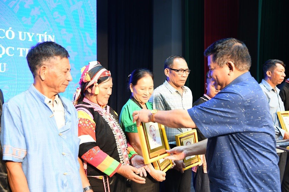 Phát huy vai trò người có uy tín trong đồng bào dân tộc thiểu số tỉnh Lai Châu