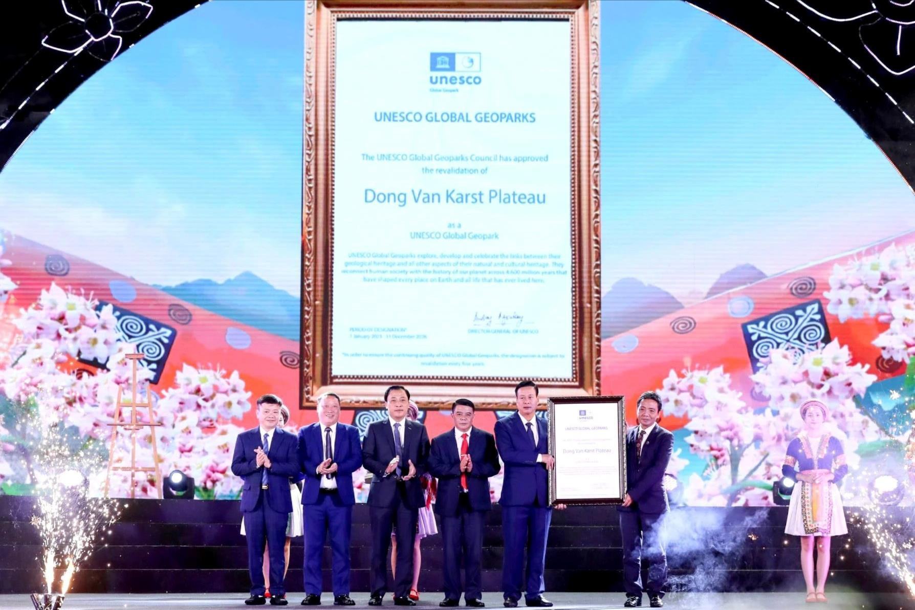 Cao nguyên đá Đồng Văn đón nhận danh hiệu Công viên địa chất toàn cầu lần 3