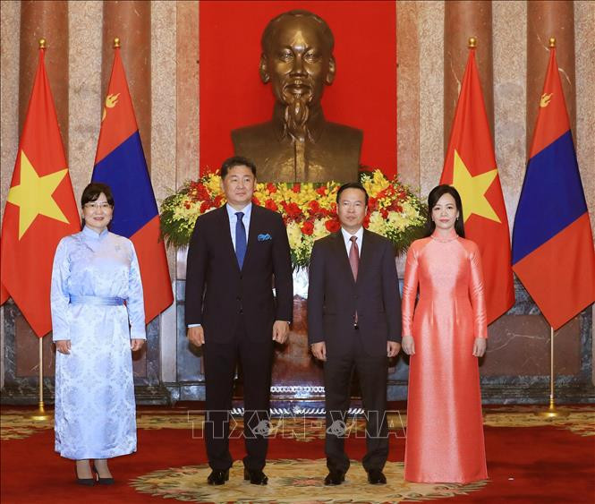 Chủ tịch nước chủ trì lễ đón Tổng thống Mông Cổ thăm cấp Nhà nước tới Việt Nam - Ảnh 8.
