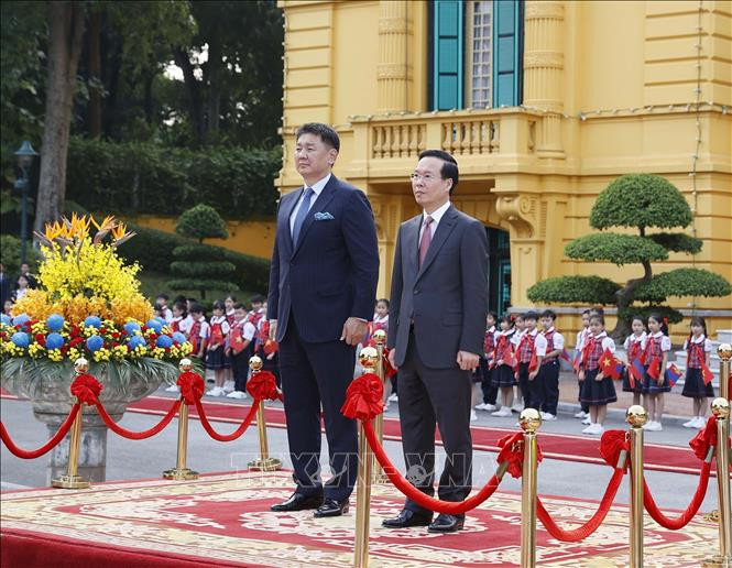 Chủ tịch nước chủ trì lễ đón Tổng thống Mông Cổ thăm cấp Nhà nước tới Việt Nam - Ảnh 5.