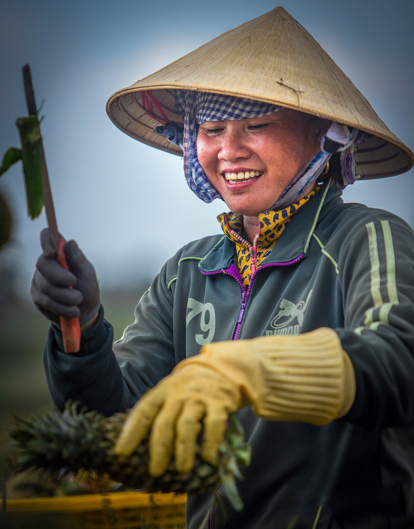 6-11-23-net-dep-trong-lao-dong-cua-nguoi-phu-nu-so-che-khom.jpg