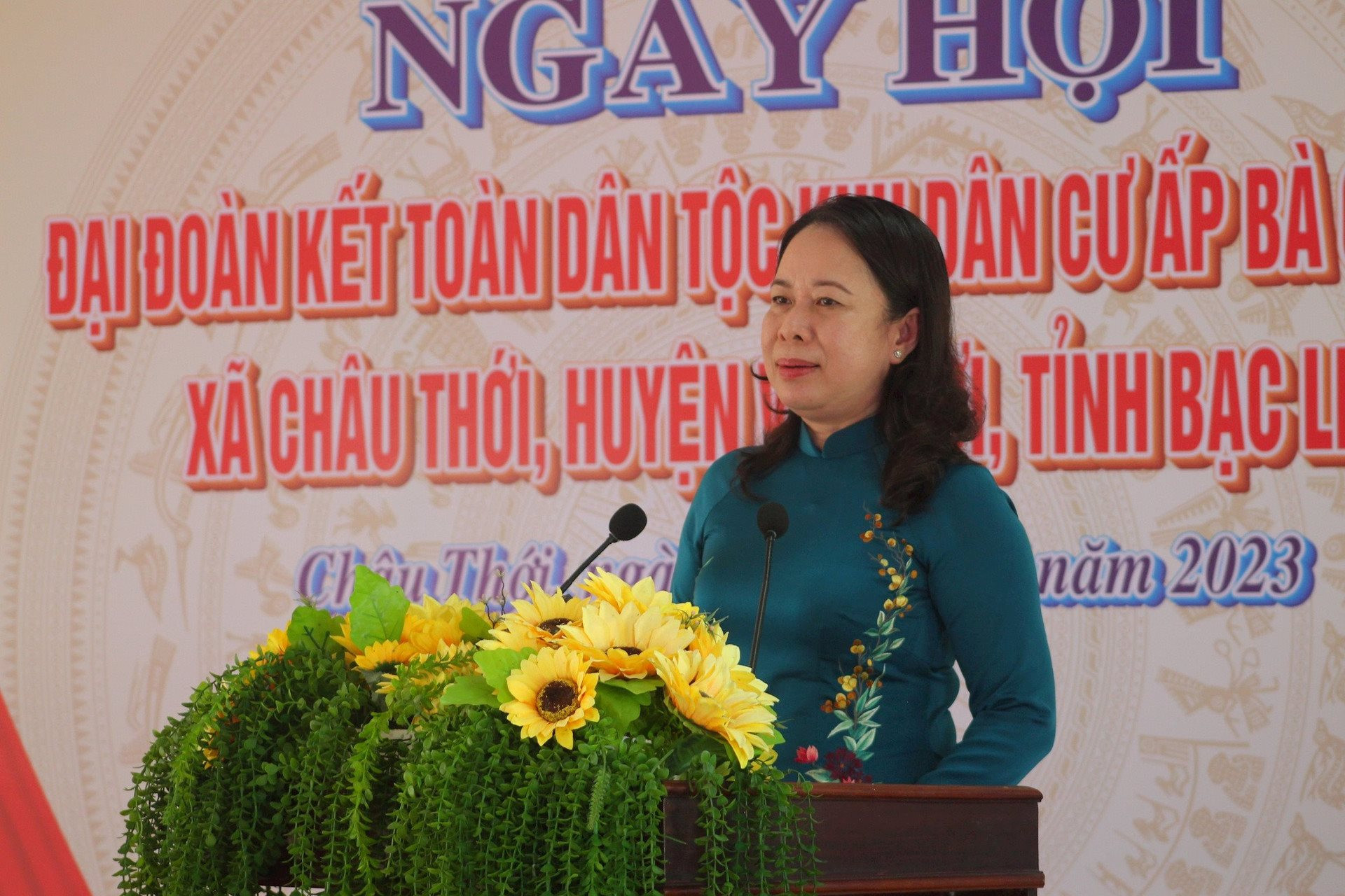 Phó Chủ Chủ tịch nước dự Ngày hội Đại đoàn kết toàn dân tộc tại Bạc Liêu