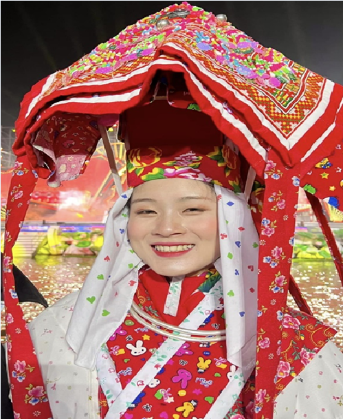 Nét đẹp trang phục truyền thống của người Dao Thanh Phán