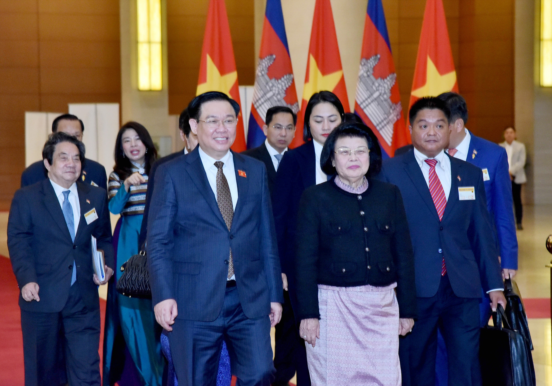Chủ tịch Quốc hội Vương Đình Huệ đón, hội đàm với Chủ tịch Quốc hội Campuchia -0
