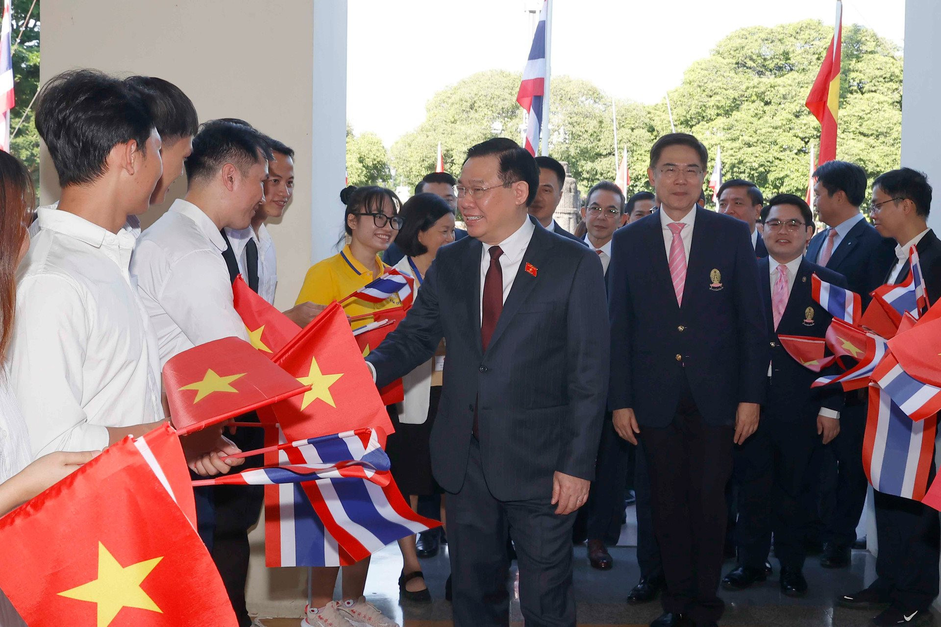 Chủ tịch Quốc hội Vương Đình Huệ: Quan hệ Việt Nam - Thái Lan ngày càng đơm hoa kết trái vì một tương lai an bình, hạnh phúc và thịnh vượng -0
