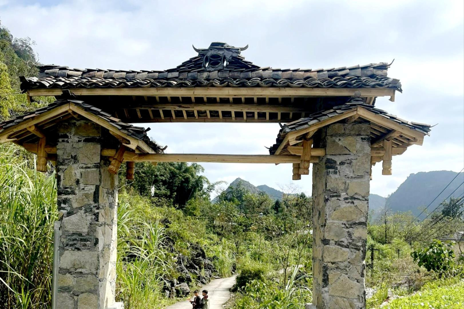 Cổng làng góp phần bảo tồn văn hóa truyền thống trên Cao nguyên đá