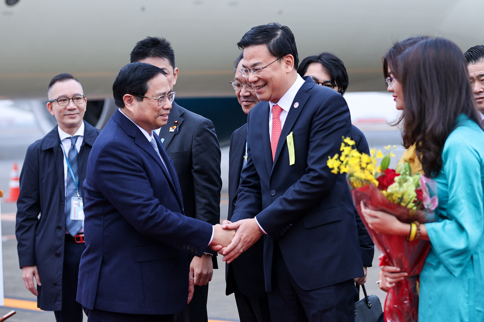 Thủ tướng Phạm Minh Chính tới Tokyo, bắt đầu chuyến công tác tại Nhật Bản- Ảnh 2.
