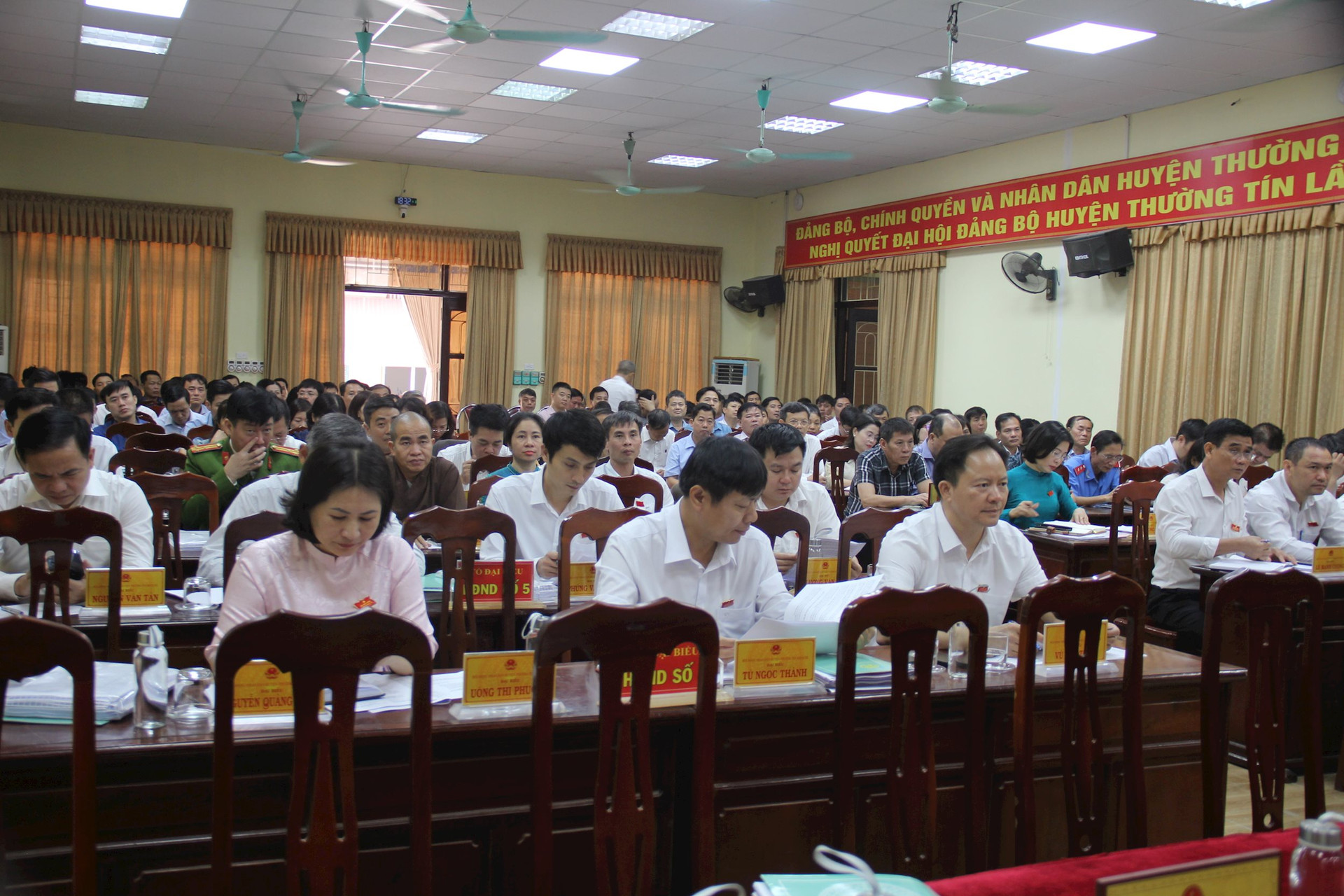 HĐND huyện Thường Tín thông qua 9 dự thảo Nghị quyết, ưu tiên phát triển kinh tế xã hội, bảo vệ môi trường