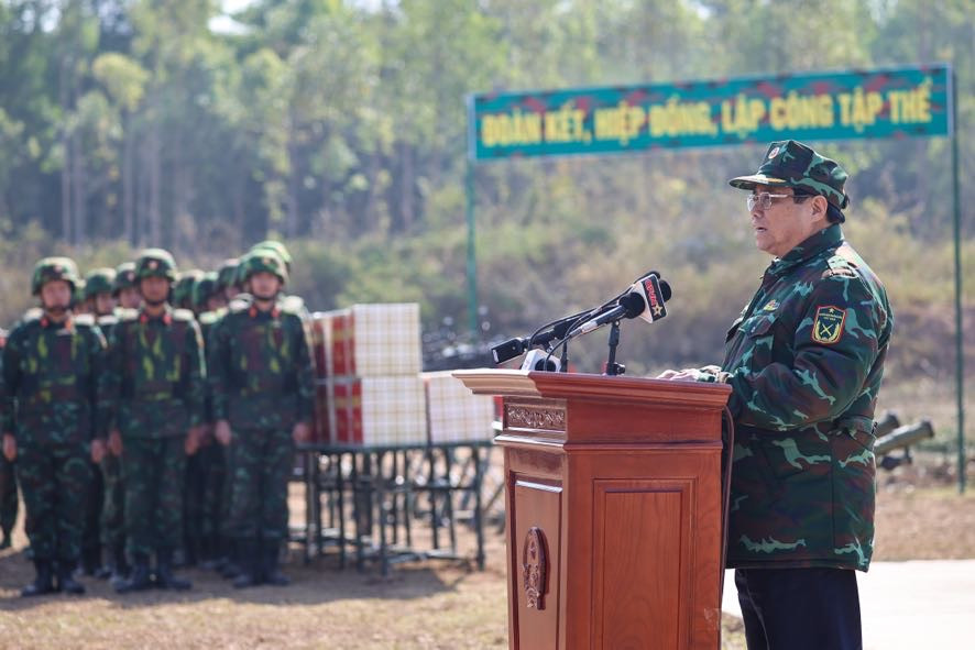 Thủ tướng Phạm Minh Chính dự diễn tập chiến thuật có bắn đạn thật của Quân đoàn 12- Ảnh 11.
