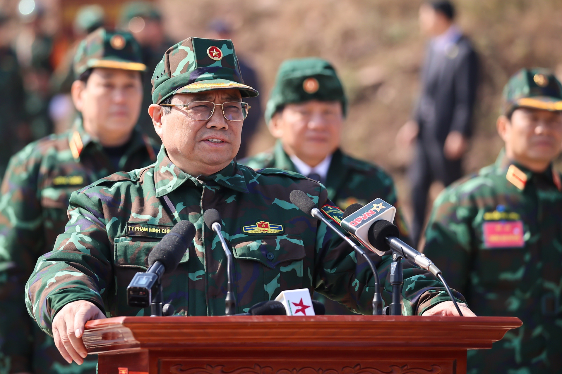 Thủ tướng Phạm Minh Chính dự diễn tập chiến thuật có bắn đạn thật của Quân đoàn 12- Ảnh 10.