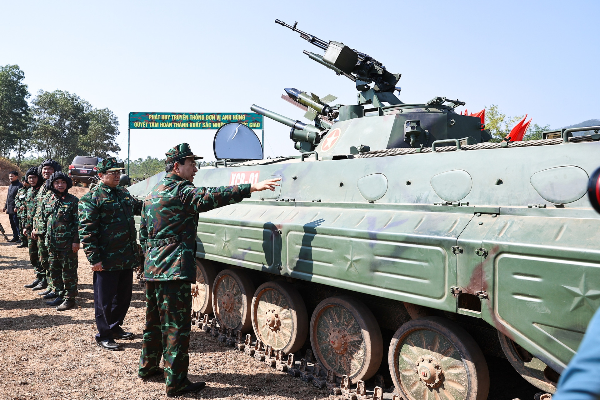 Thủ tướng Phạm Minh Chính dự diễn tập chiến thuật có bắn đạn thật của Quân đoàn 12- Ảnh 19.