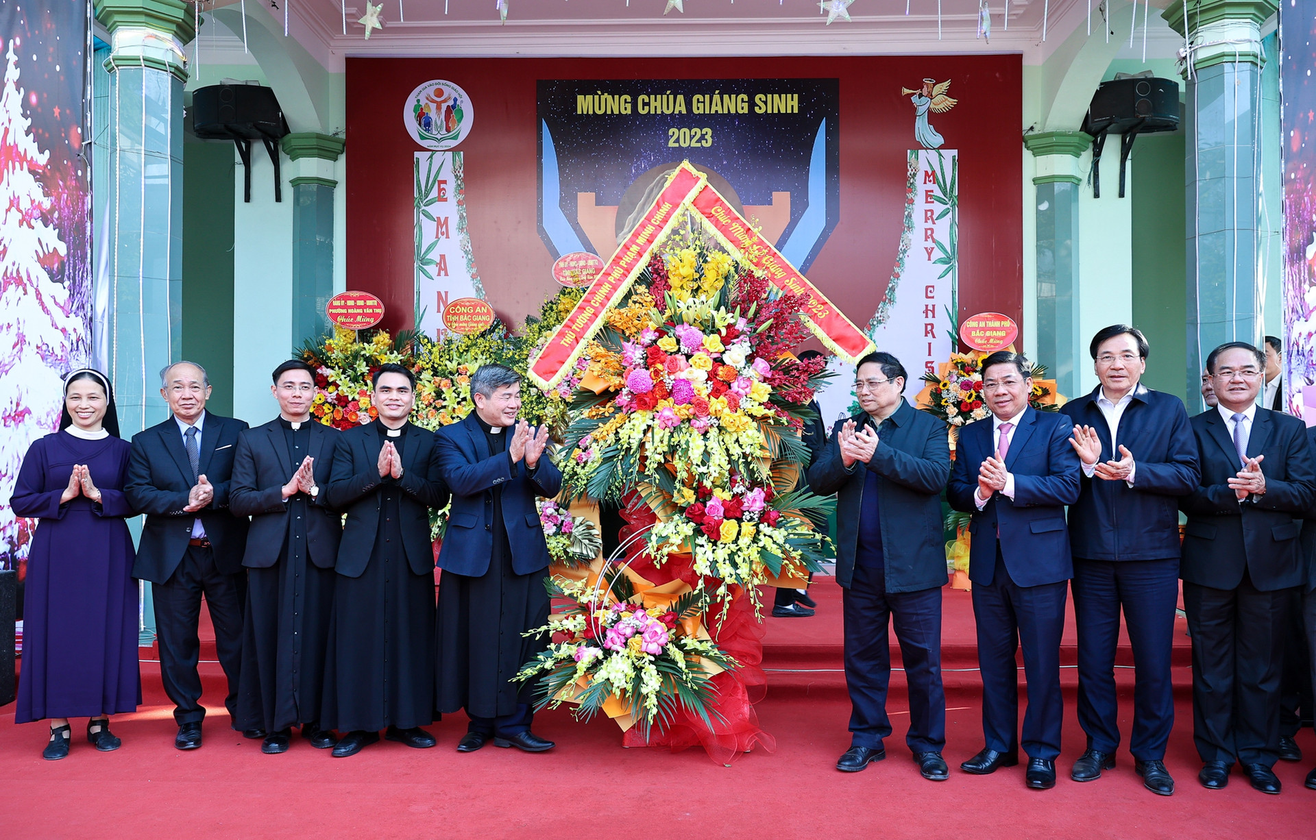 Thủ tướng chuyển lời chúc mừng Giáng sinh của Tổng Bí thư Nguyễn Phú Trọng tới đồng bào Công giáo- Ảnh 6.