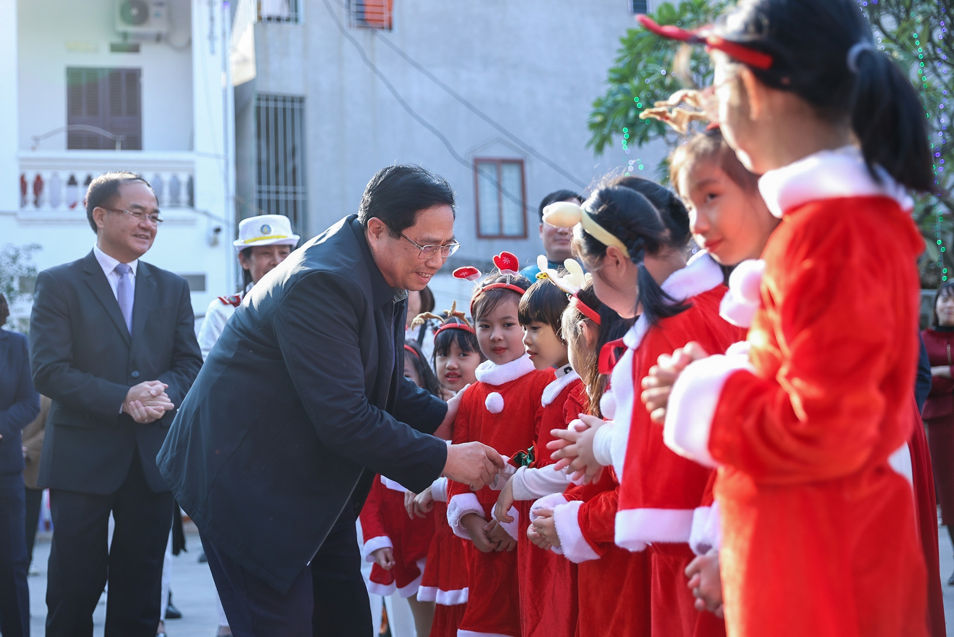 Thủ tướng chuyển lời chúc mừng Giáng sinh của Tổng Bí thư Nguyễn Phú Trọng tới đồng bào Công giáo- Ảnh 4.