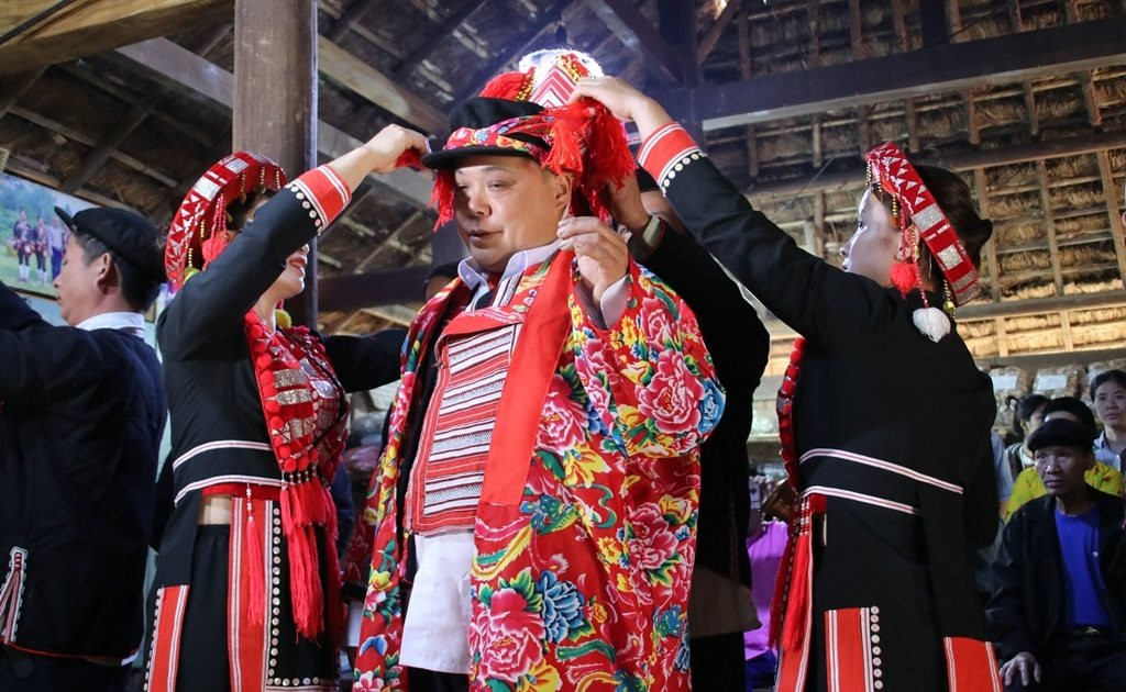 Độc đáo Lễ hội cầu mùa dân tộc Dao đỏ