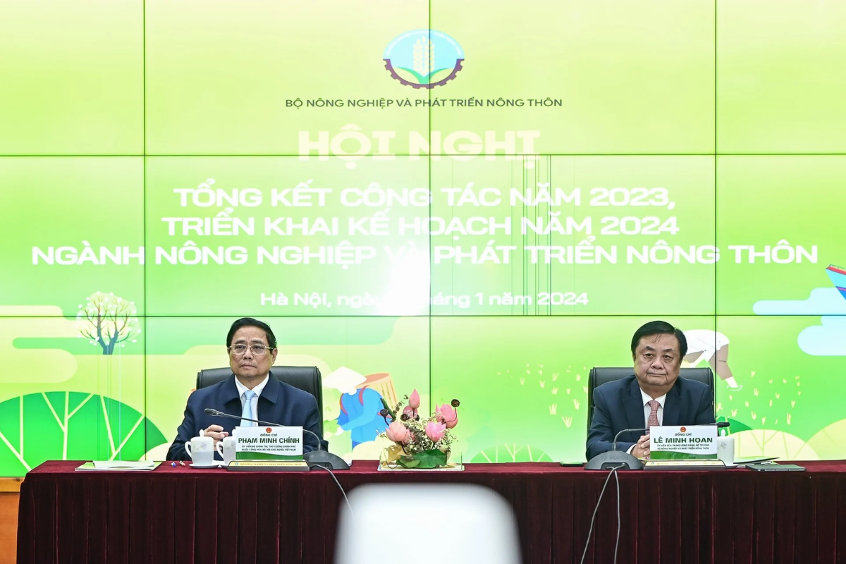 toan-canh-hoi-nghi-2-.png