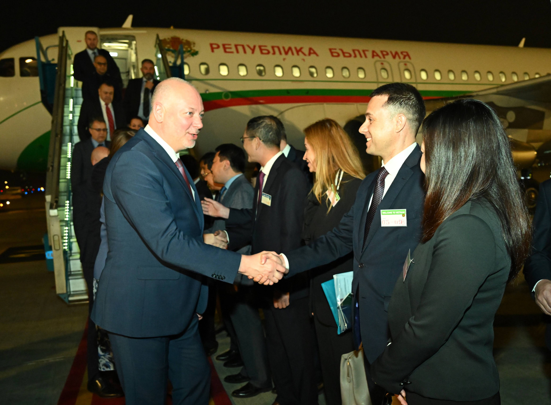 Chủ tịch Quốc hội Cộng hòa Bulgaria Rossen Dimitrov Jeliazkov đến Hà Nội, bắt đầu thăm chính thức Việt Nam -0