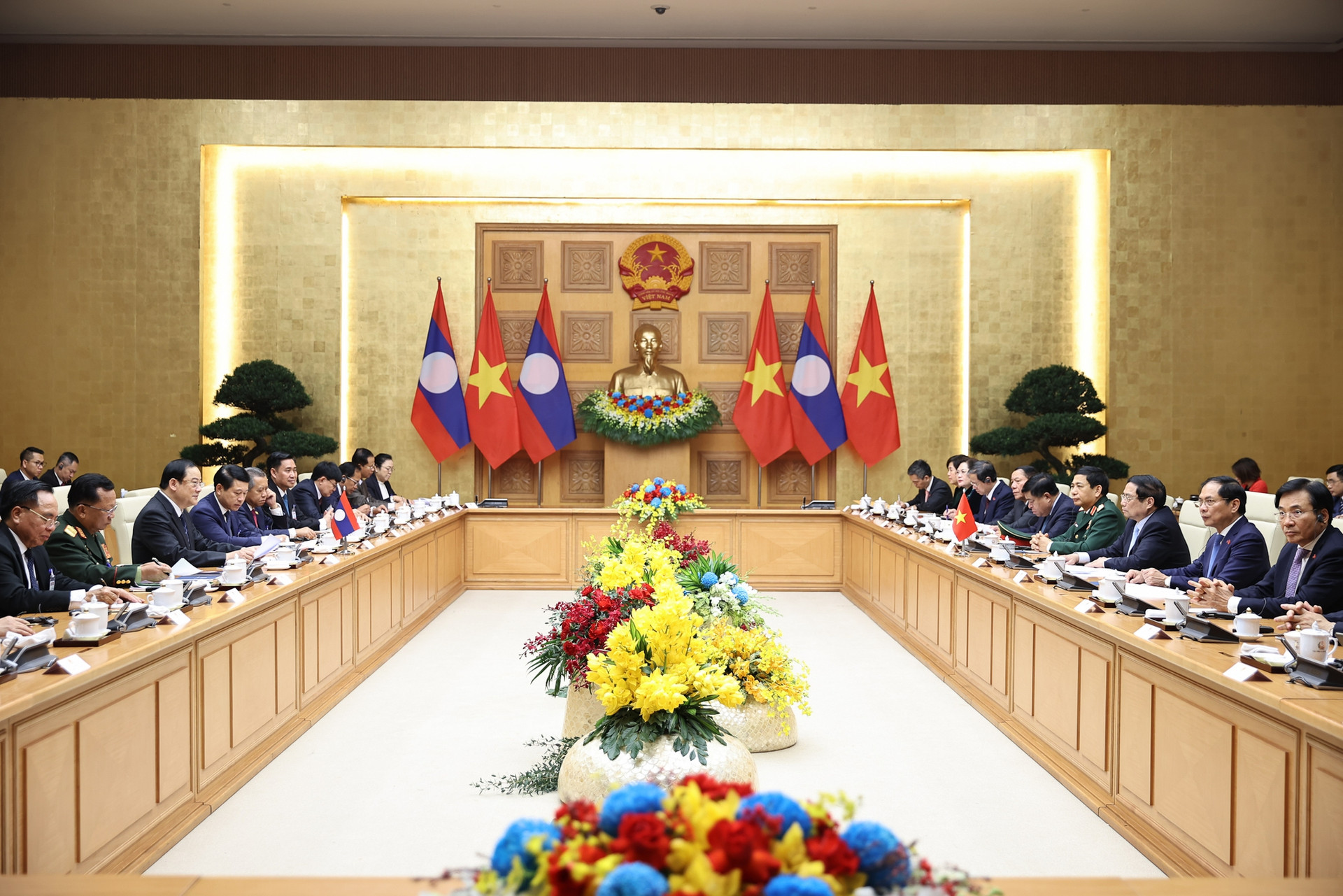 Chùm ảnh: Lễ đón trọng thể Thủ tướng Lào Sonexay Siphandone thăm chính thức Việt Nam- Ảnh 11.