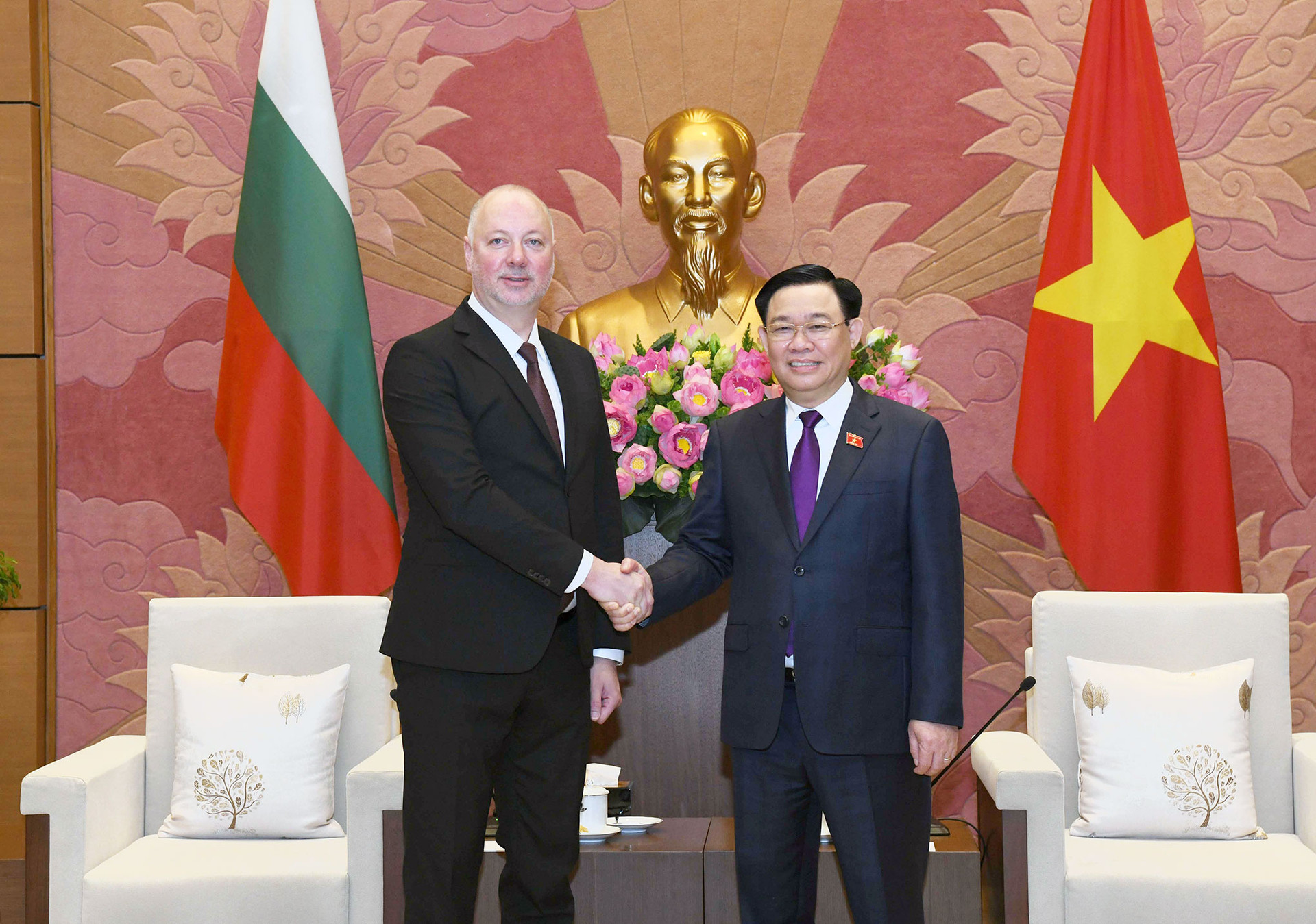 Chủ tịch Quốc hội Vương Đình Huệ chủ trì Lễ đón Chủ tịch Quốc hội Bulgaria thăm chính thức Việt Nam -0