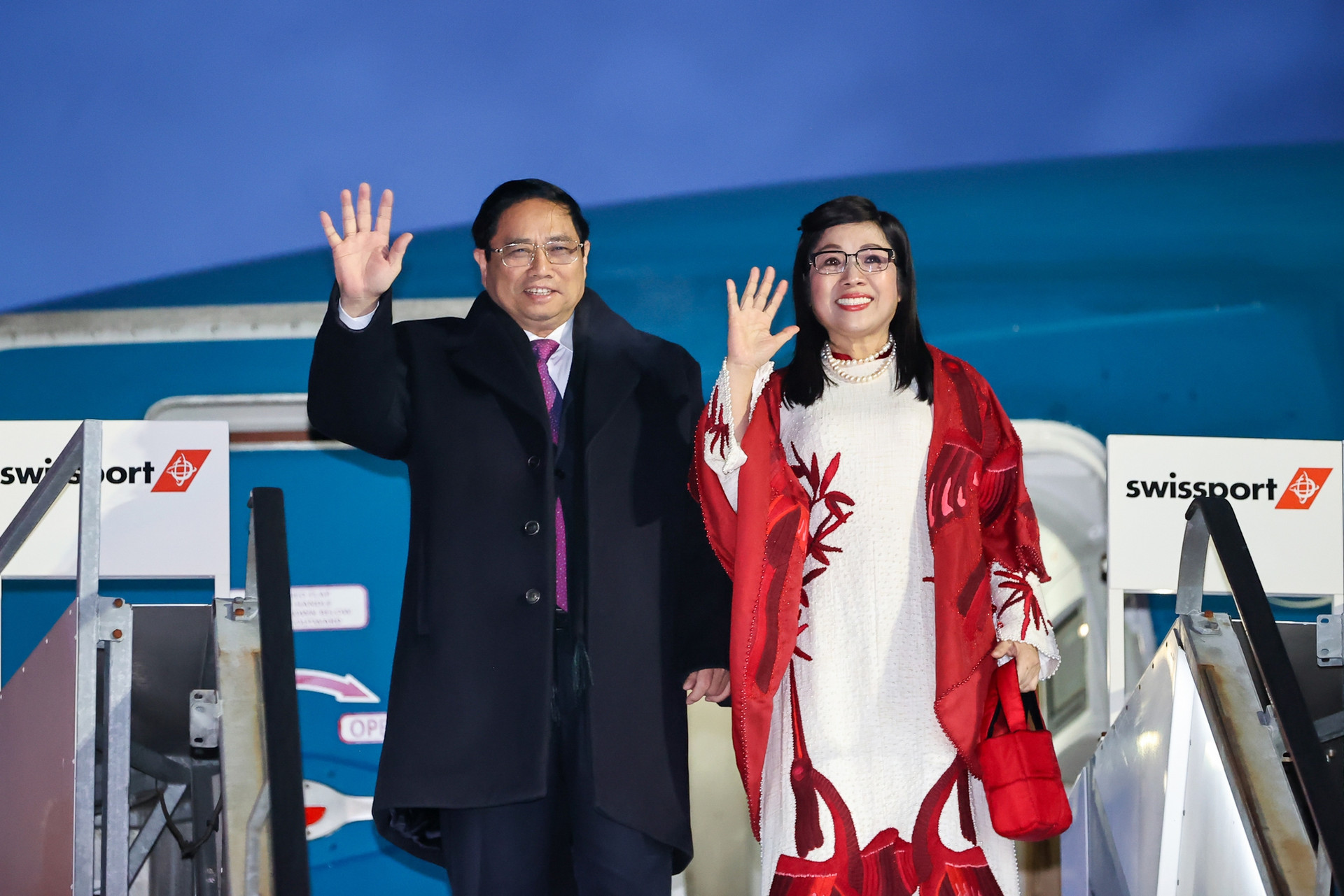 Thủ tướng Phạm Minh Chính tới Thụy Sĩ, bắt đầu chuyến công tác dự WEF Davos 2024- Ảnh 1.