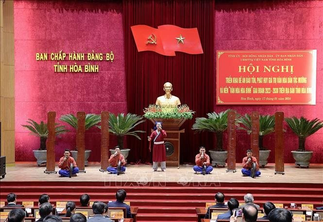  Trưởng ban Tuyên giáo Trung ương Nguyễn Trọng Nghĩa dự Hội nghị về bảo tồn văn hóa tại Hòa Bình