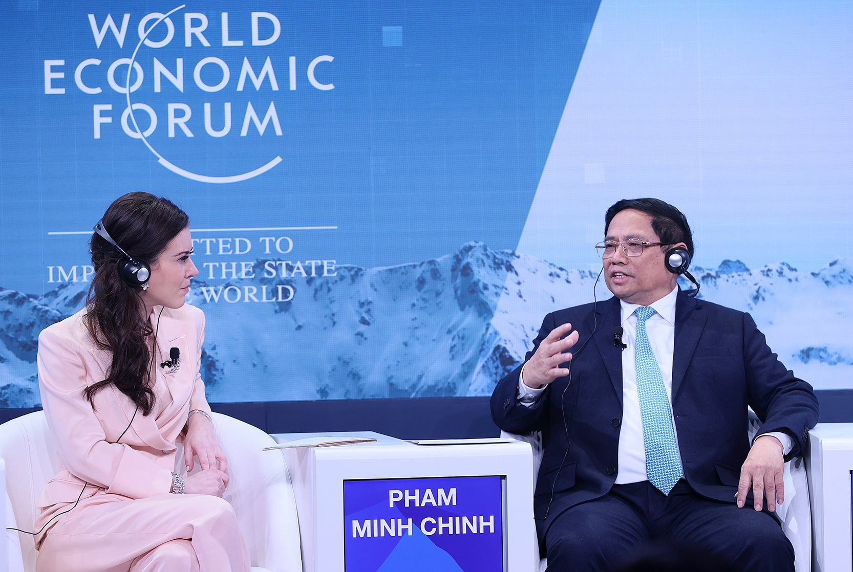 Thủ tướng Phạm Minh Chính tham dự và phát biểu với tư cách diễn giả chính tại phiên thảo luận "Bài học từ ASEAN" trong khuôn khổ Hội nghị WEF Davos năm 2024 - Ảnh: VGP/Nhật Bắc

