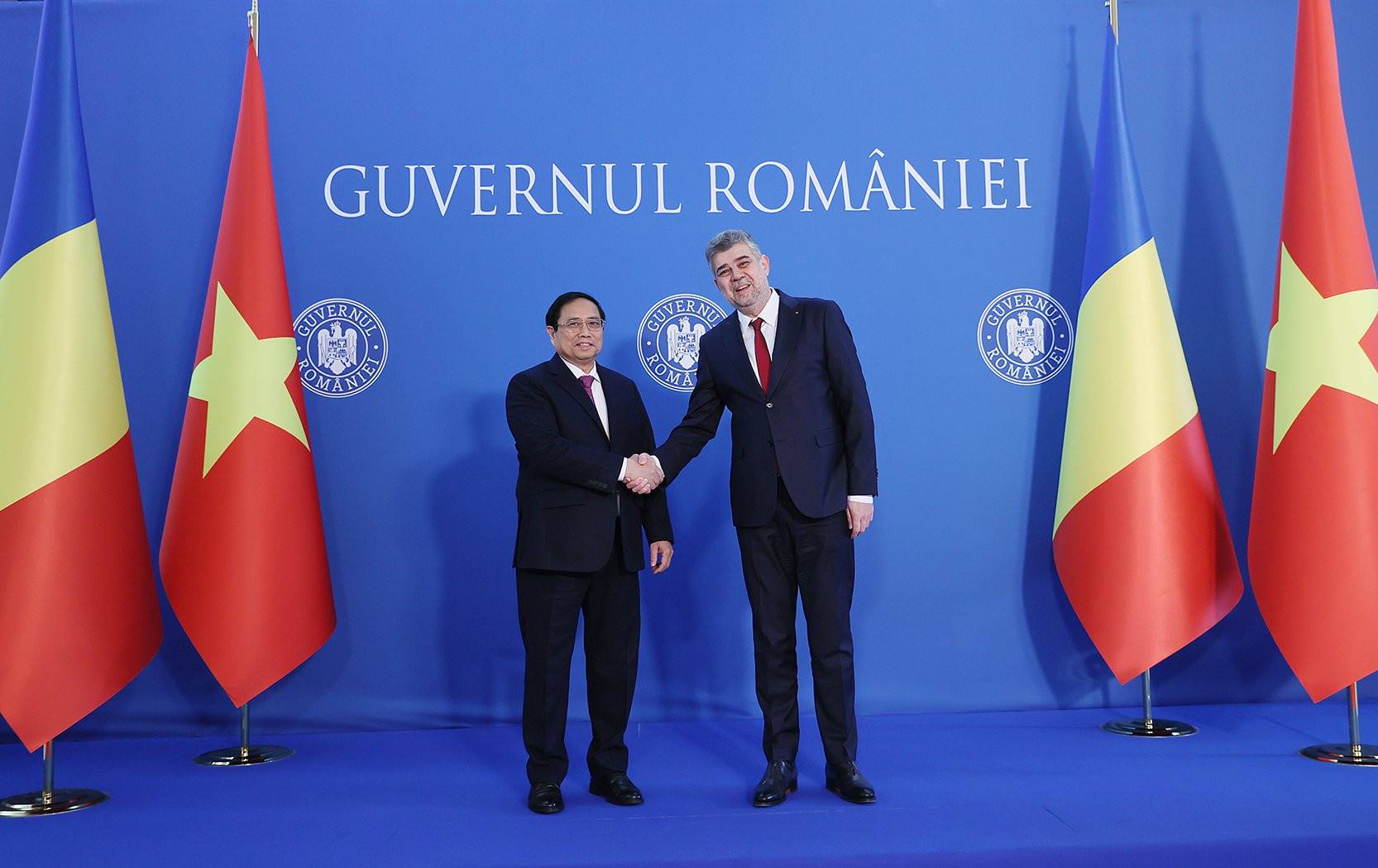 Thủ tướng Ion-Marcel Ciolacu chủ trì lễ đón Thủ tướng Phạm Minh Chính thăm chính thức Romania- Ảnh 5.