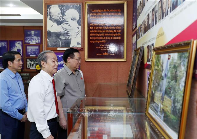 Chủ tịch Quốc hội Vương Đình Huệ tưởng nhớ cố Chủ tịch Quốc hội Nguyễn Hữu Thọ- Ảnh 2.
