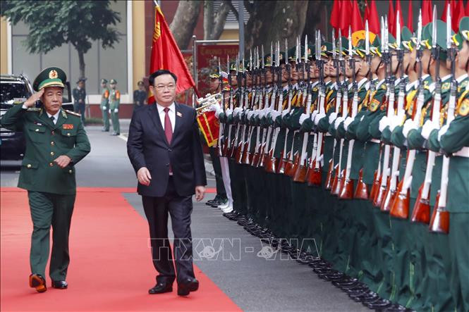 Chủ tịch Quốc hội Vương Đình Huệ thăm, chúc Tết tại Bộ Tư lệnh Bộ đội Biên phòng- Ảnh 1.