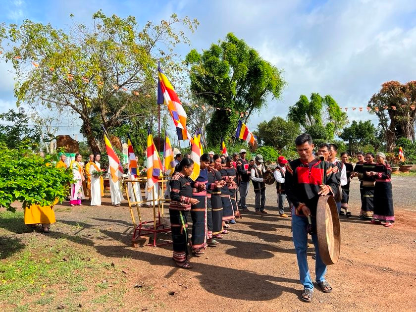 duy-tri-net-van-hoa-truyen-thong-cua-dong-bao-dan-toc-thieu-so-ket-hop-trong-sinh-hoat-dao-tai-cac-chua-tinh-xa-o-cac-vung-co-dong-bao-dan-toc-thieu-so-sinh-song-tren-dia-ban-tinh-gia-lai-an.jpg