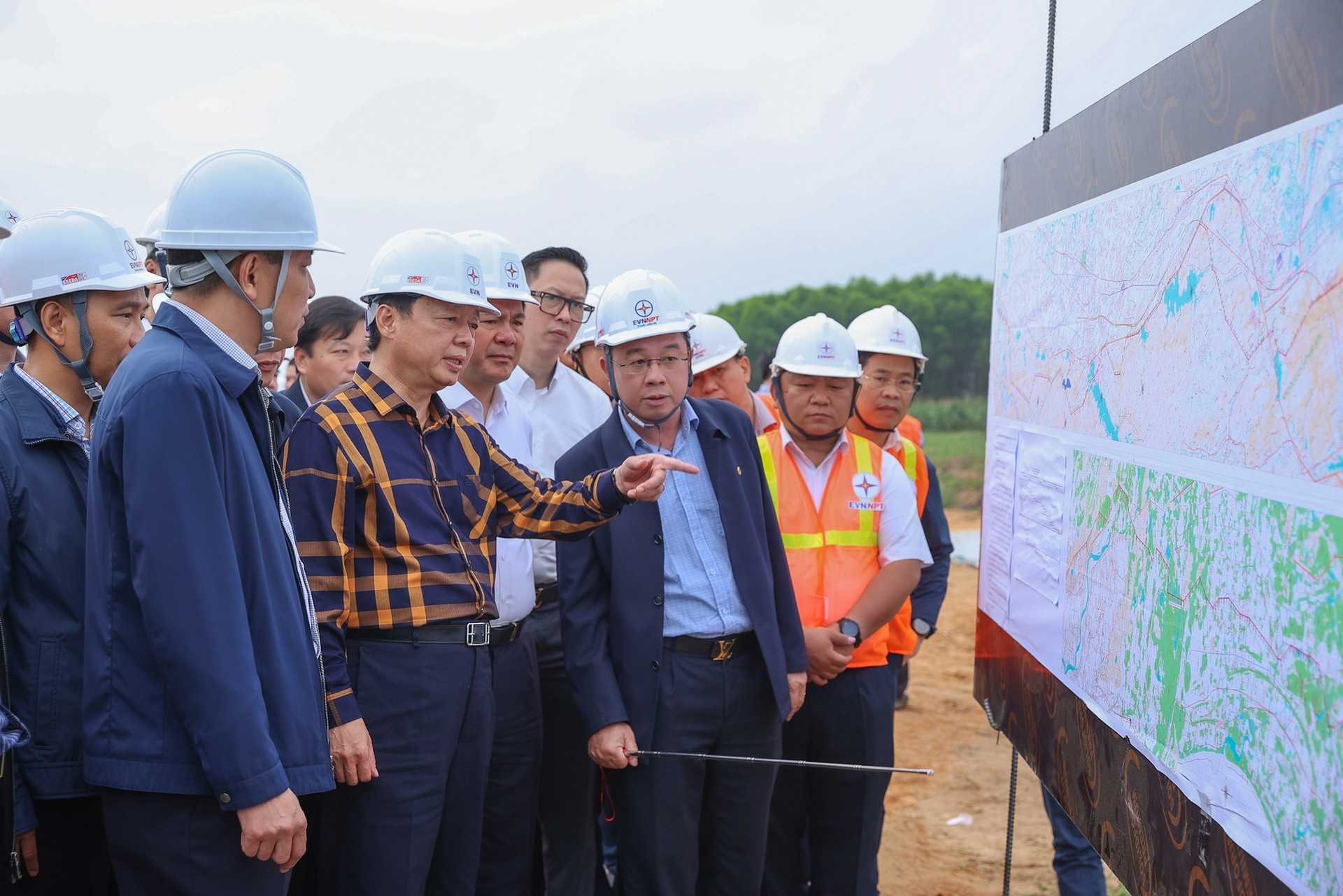 Phó Thủ tướng Trần Hồng Hà kiểm tra, thúc đẩy tiến độ 2 dự án hạ tầng trọng điểm, chiến lược- Ảnh 1.