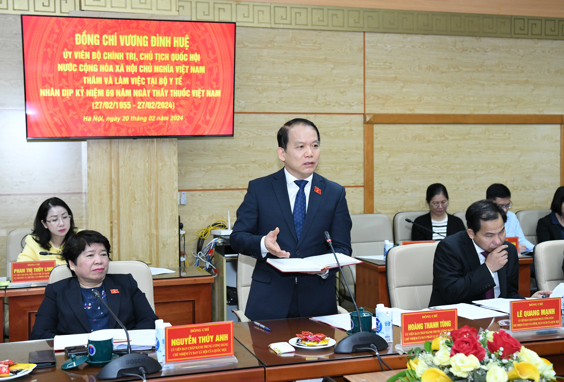 Chủ tịch Quốc hội Vương Đình Huệ: Chăm sóc sức khoẻ nhân dân là ưu tiên đặc biệt của Đảng và Nhà nước ta